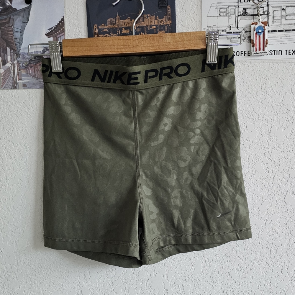 Nike Pro Dri-FIT Women’s High-Waisted 3"